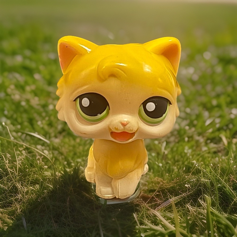 Yellow Magic Motion Cat/Yum Yum Kitty #4 Littlest Pet Shop LLP Hasbro 2005